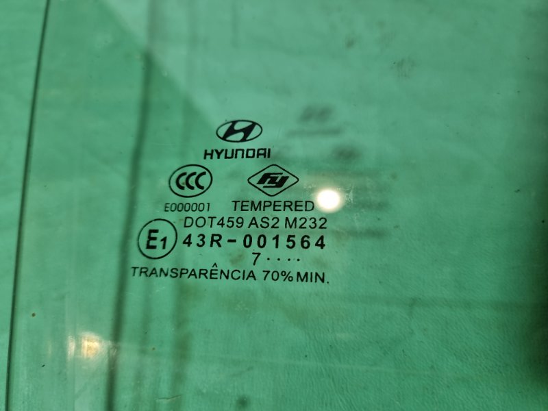 Стекло двери Hyundai Accent 2008 седан