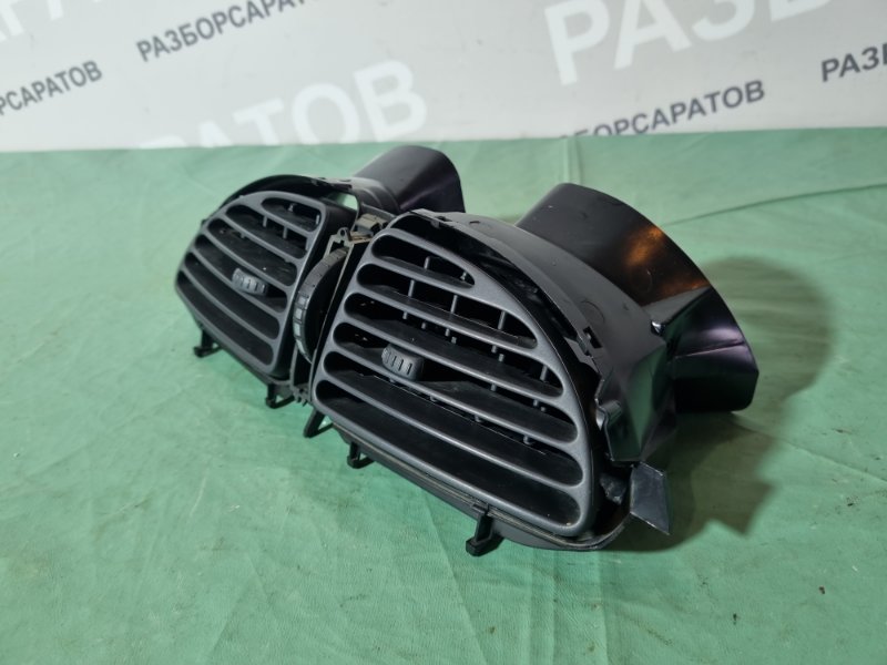 Дефлектор воздушный центральный Citroen C5 2002 хэтчбек