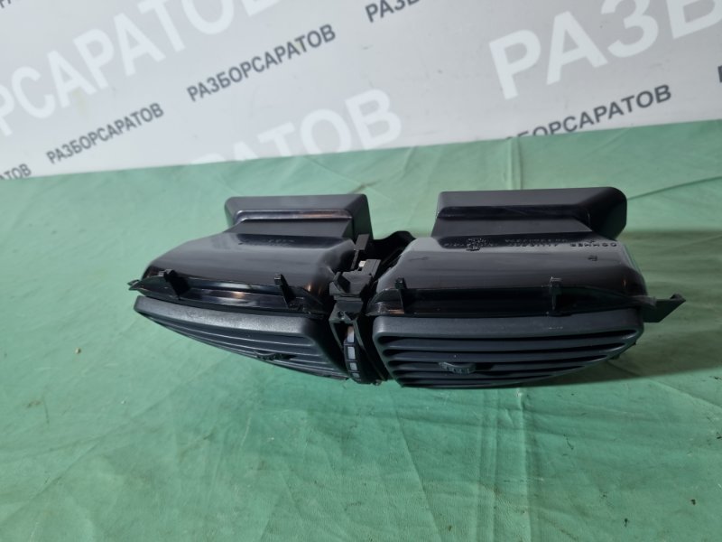 Дефлектор воздушный центральный Citroen C5 2002 хэтчбек