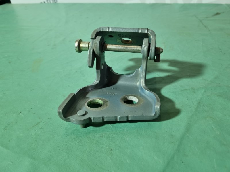 Петля двери Citroen C5 2002 хэтчбек