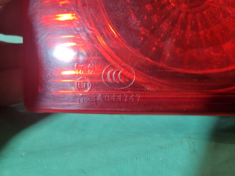 Фонарь в крышку багажника Chery Amulet 2007 седан