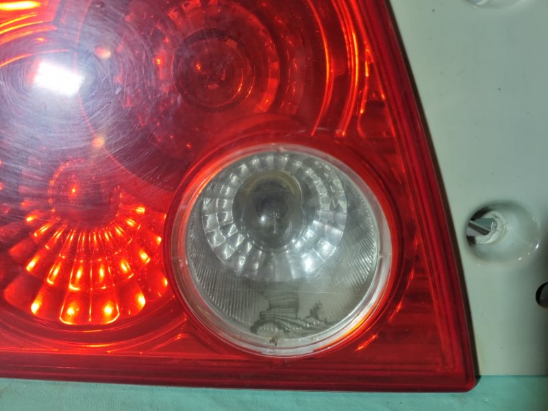 Фонарь в крышку багажника Chery Amulet 2007 седан