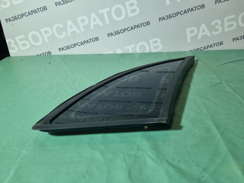 Стекло боковое глухое правое (форточка) Citroen C5 2002 хэтчбек
