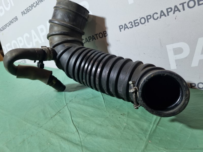 Патрубок воздушного фильтра Mitsubishi Pajero 3 2005