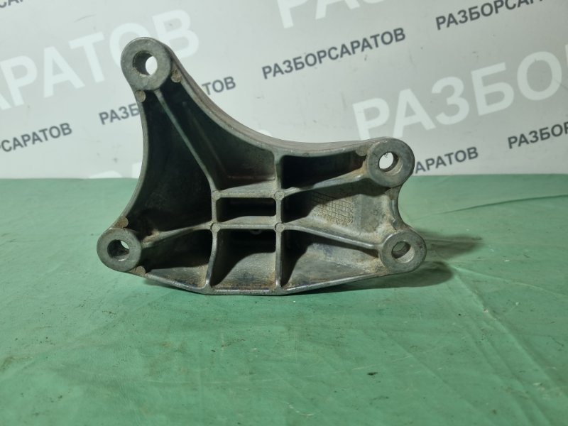 Кронштейн опоры двигателя Ford Mondeo III 2005 седан
