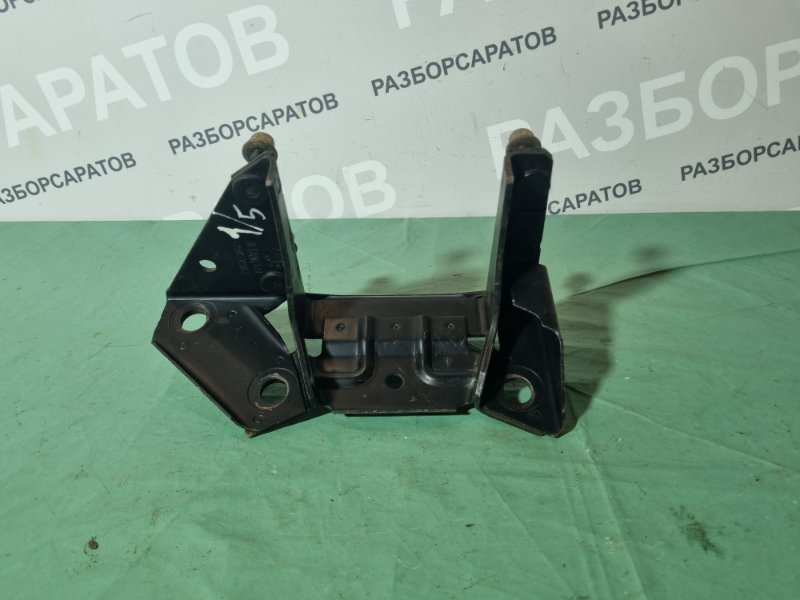 Кронштейн опоры двигателя Ford Mondeo III 2005 седан