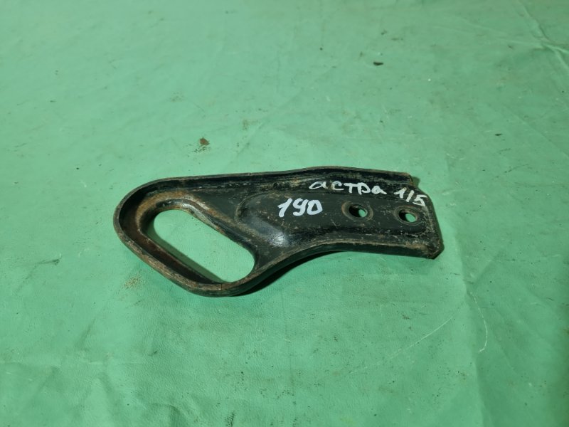 Кронштейн радиатора Opel Astra H 2008 хэтчбек 5дв.