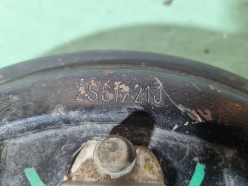 Щит опорный Ford Fiesta 2007 хэтчбек 5 дв.