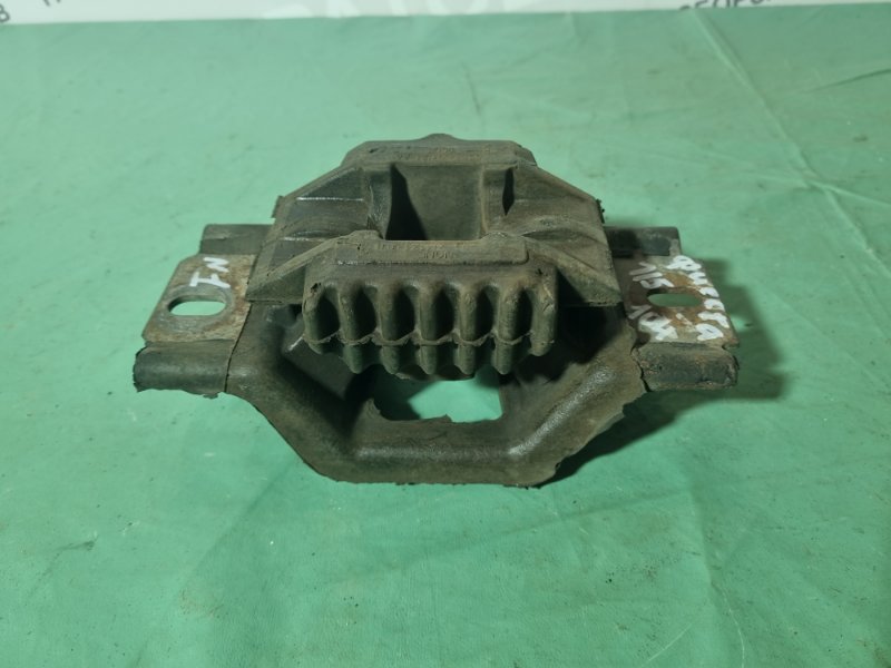 Опора двигателя Ford Fiesta 2007 хэтчбек 5 дв.
