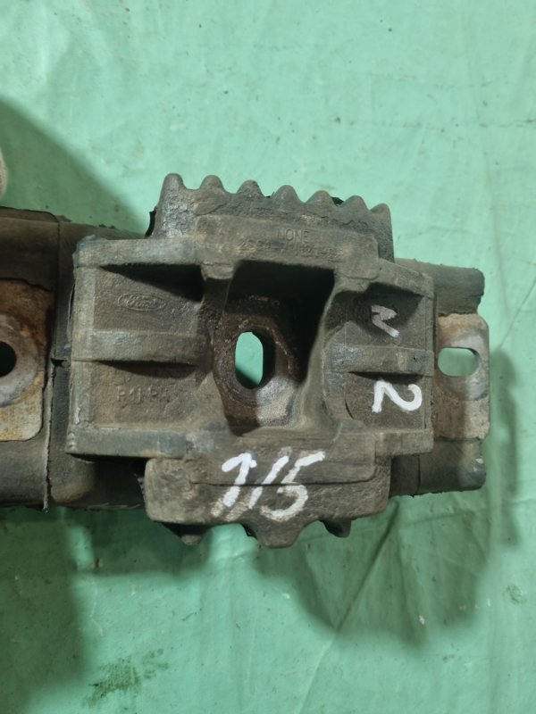 Опора двигателя Ford Fiesta 2007 хэтчбек 5 дв.