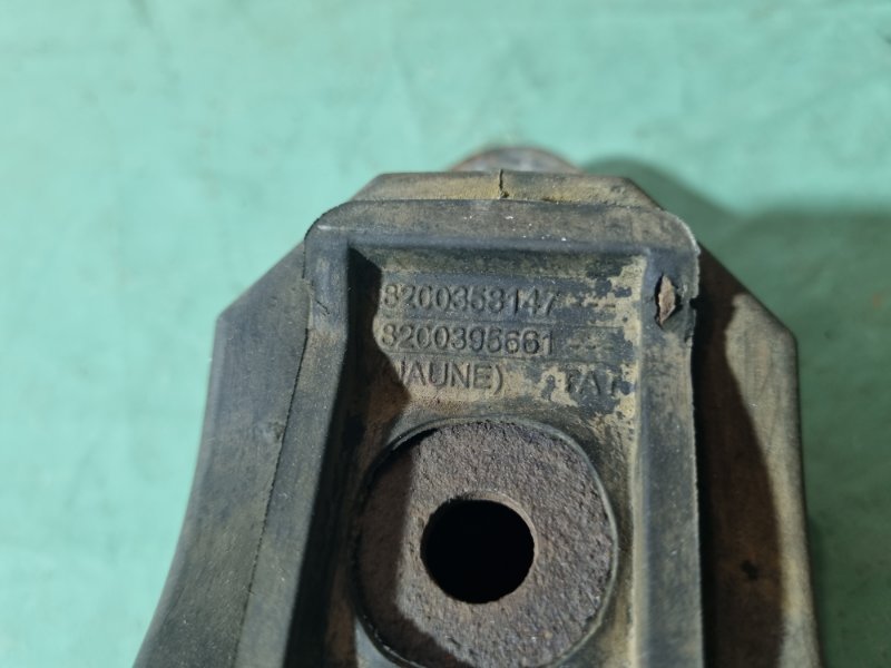 Опора КПП Renault Megane II 2008