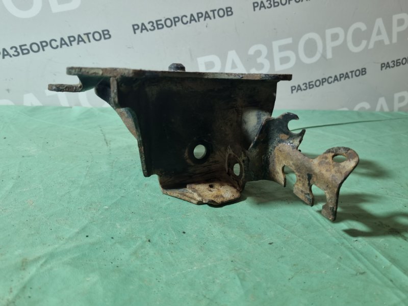 Кронштейн балки Renault Megane II 2008