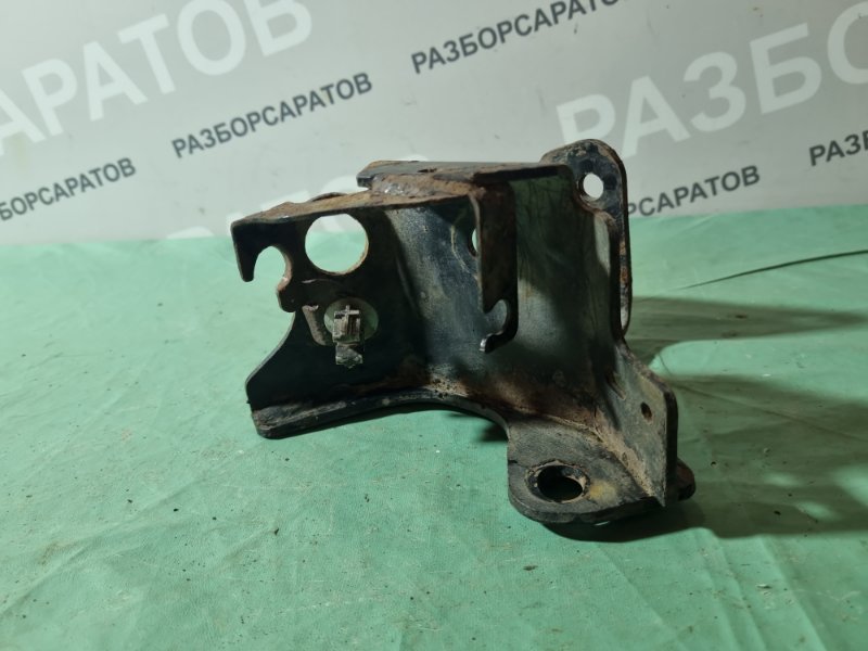 Кронштейн балки Renault Megane II 2008