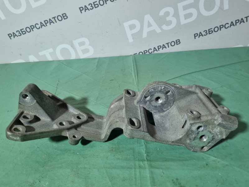 Кронштейн генератора Ford Kuga 2009
