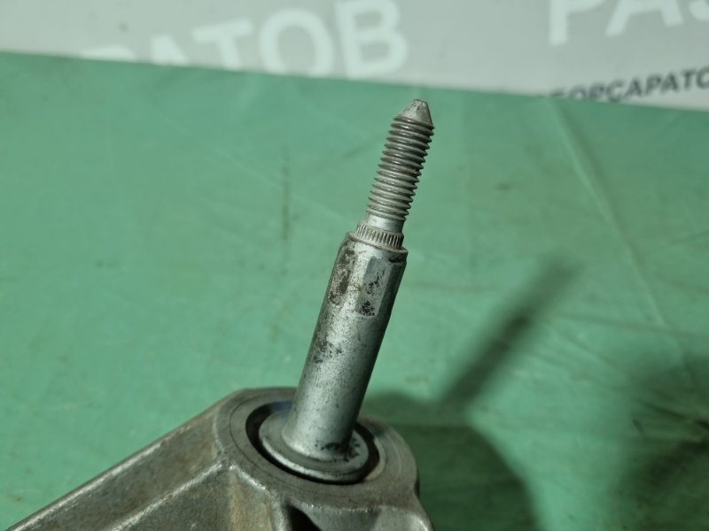 Кронштейн КПП Renault Logan 2007