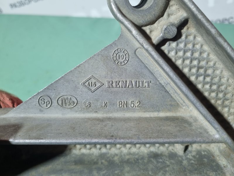 Кронштейн КПП Renault Logan 2007