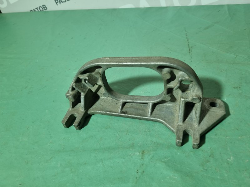 Кронштейн КПП Renault Logan 2007
