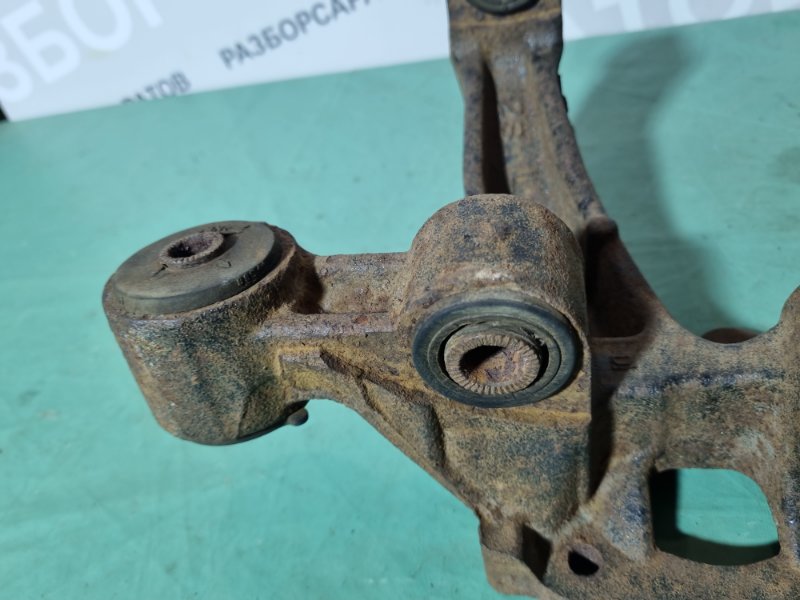Кулак поворотный Toyota Camry 2004 седан