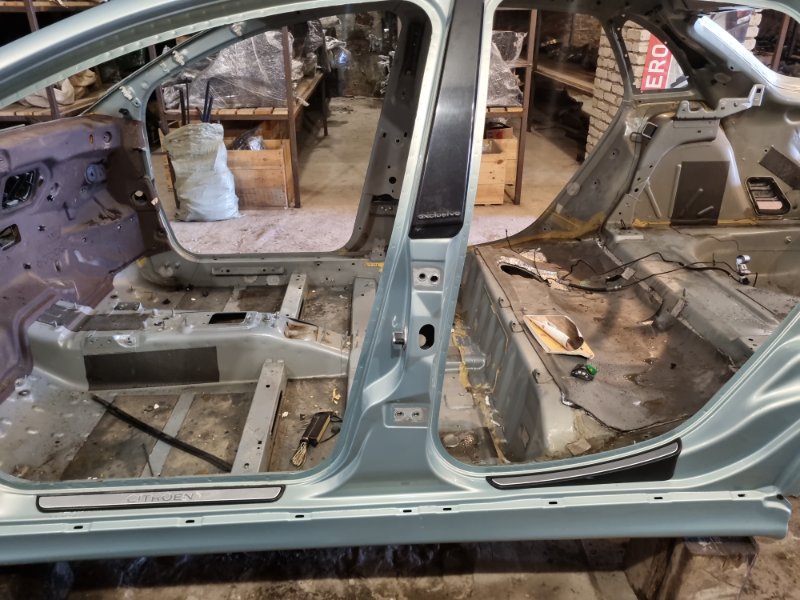 Стойка кузовная центральная Citroen C5 2002 хэтчбек