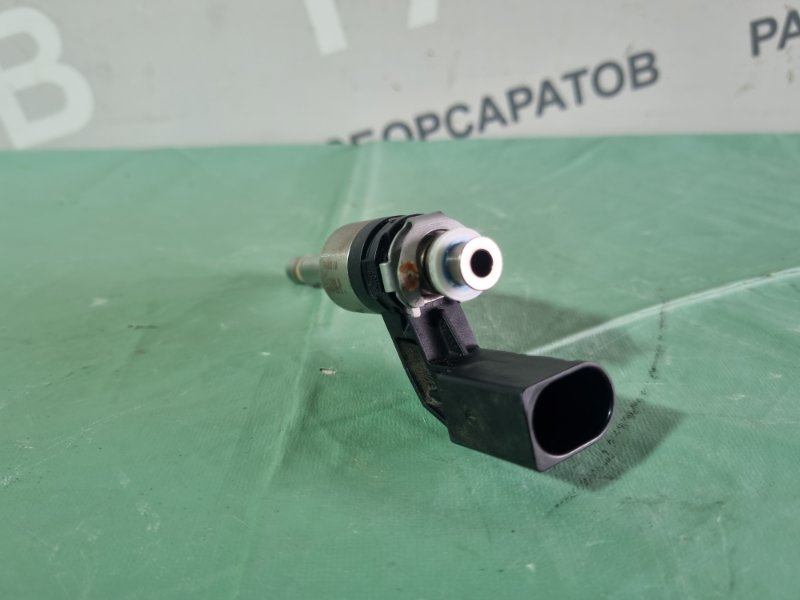Форсунка топливная Volkswagen Golf 6 2011 хэтчбек 5 дв.