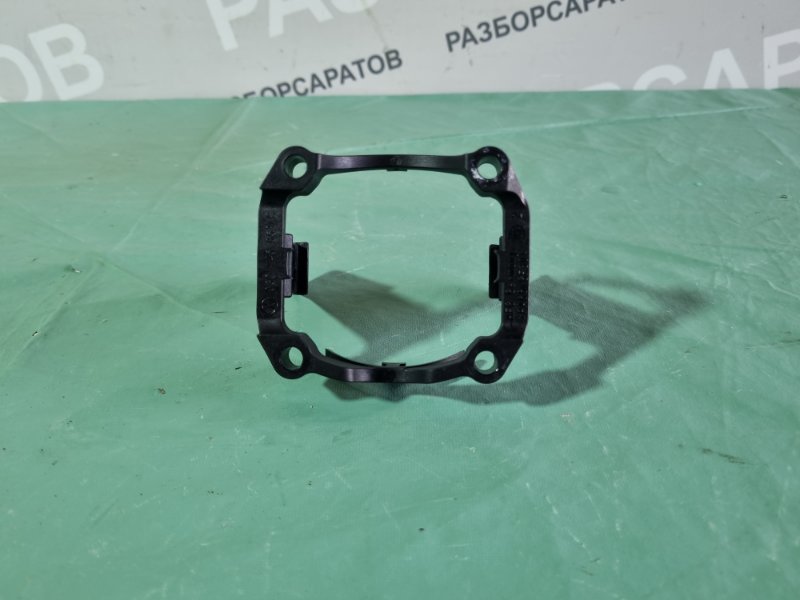 Кронштейн Volkswagen Golf 6 2011 хэтчбек 5 дв.