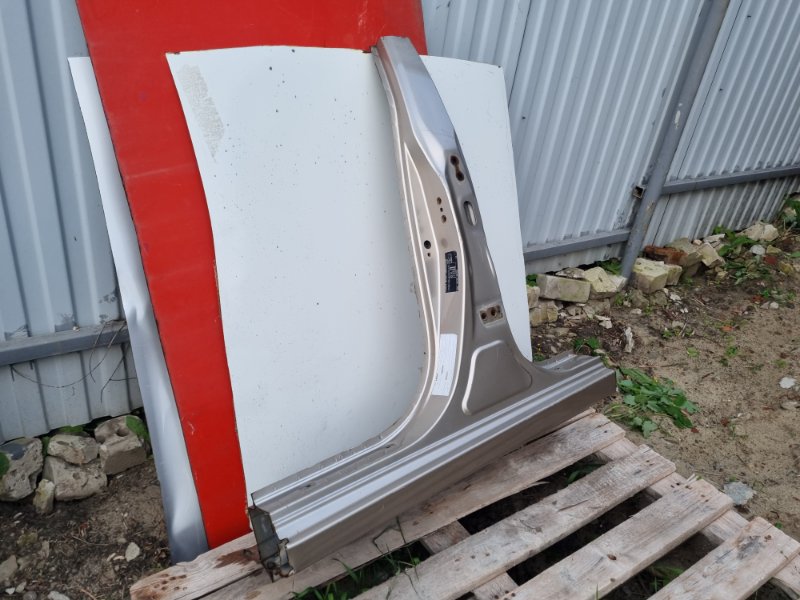 Стойка средняя с частью порога Toyota Camry 2004 седан