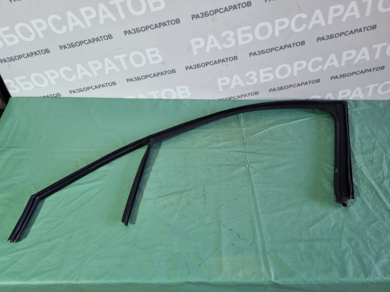 Уплотнитель стекла двери Citroen C4 2005 хэтчбек 5 дв.