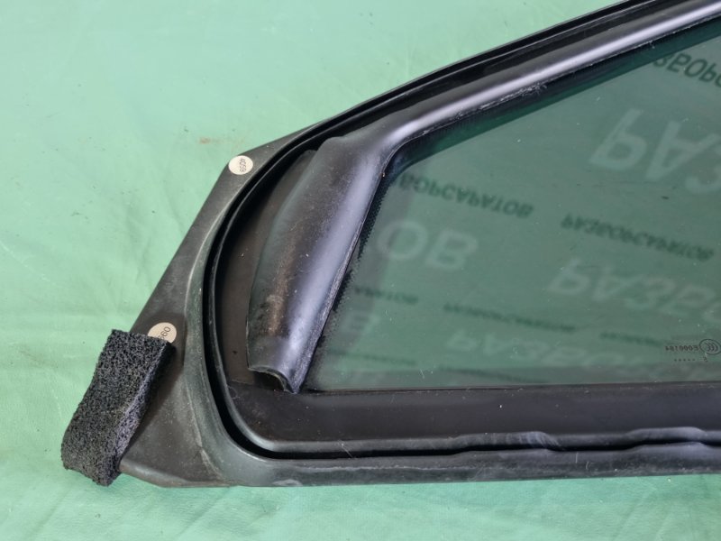 Стекло боковое (форточка) Citroen C4 2005 хэтчбек 5 дв.
