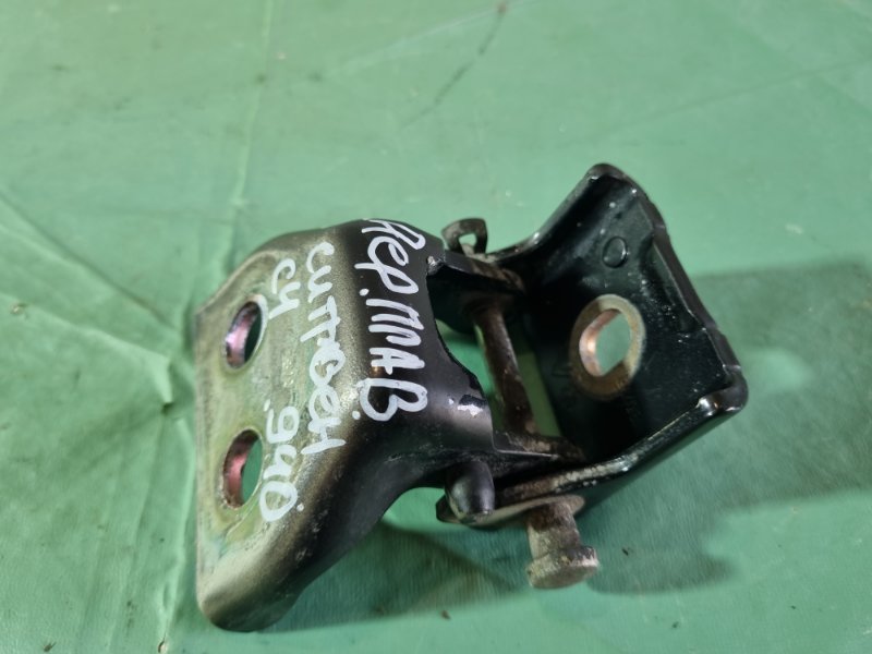 Петля двери Citroen C4 2005 хэтчбек 5 дв.