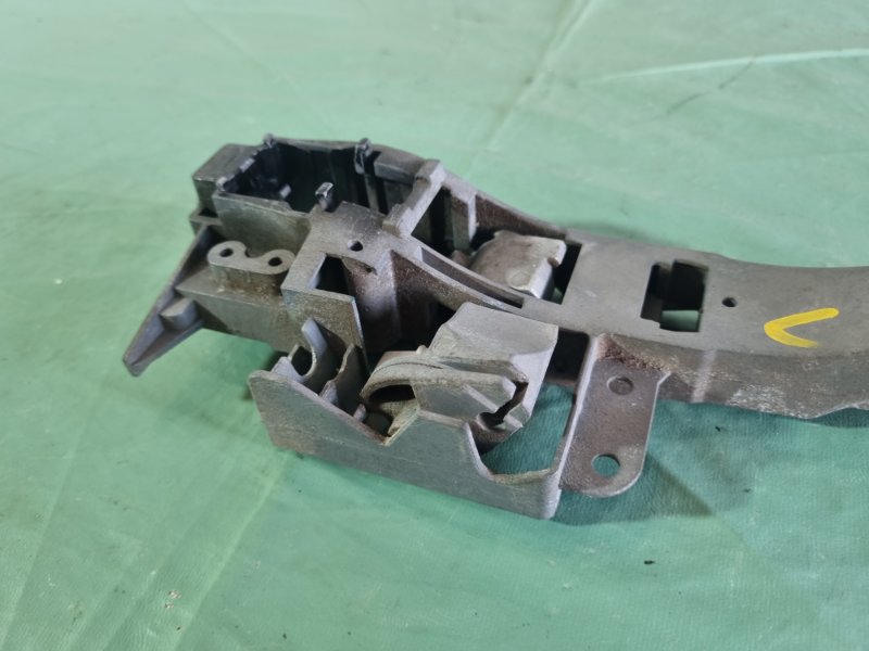 Кронштейн ручки двери наружной Citroen C4 2005 хэтчбек 5 дв.