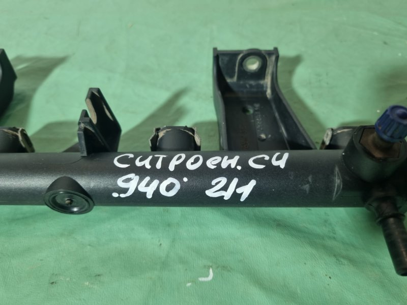 Рампа топливная Citroen C4 2005 хэтчбек 5 дв.