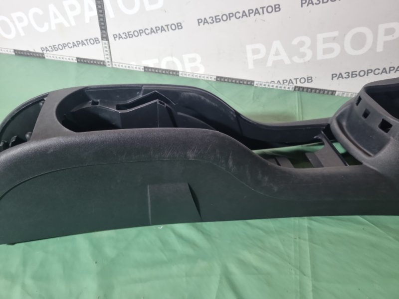 Консоль между сидений Citroen C4 2005 хэтчбек 5 дв.