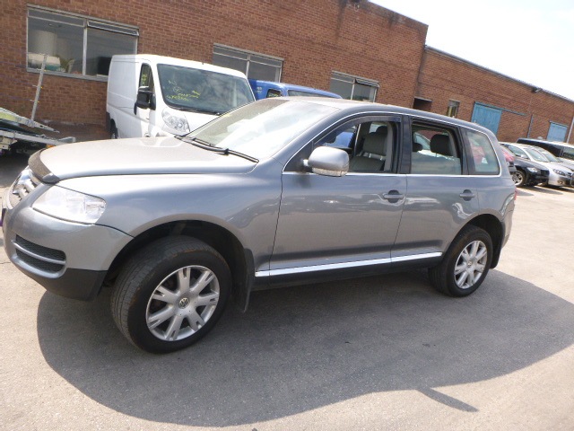 Стекло передней левой двери Volkswagen Touareg 2007 7L6