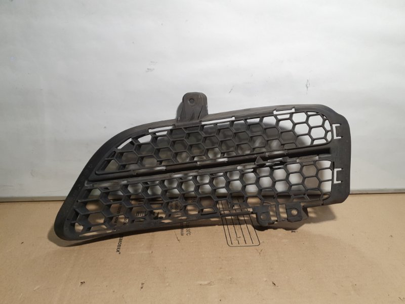 Решетка бампера Volkswagen Touareg 2007 7L6
