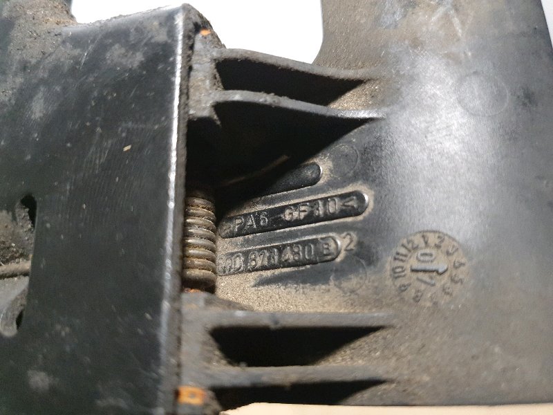 Крюк замка капота Volkswagen Touareg 2007 7L6