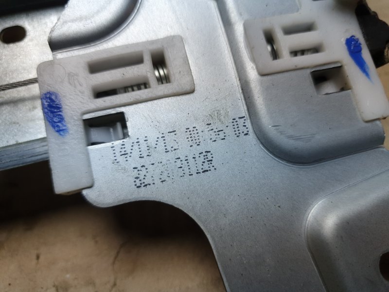 Стеклоподъемник задней правой двери Renault Duster 2010 2008 - 2012