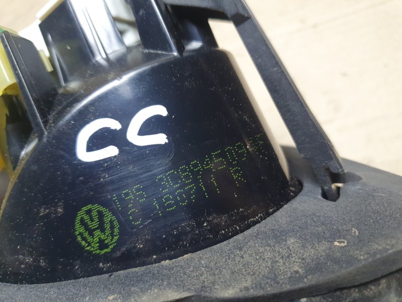Фонарь крышки багажника правый Volkswagen Passat CC 2010 Седан