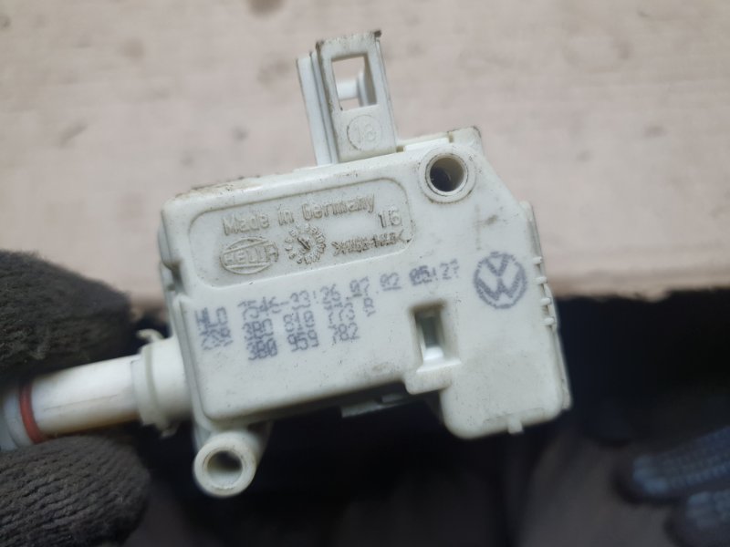 Замок лючка бензобака Volkswagen PASSAT 2003 B5