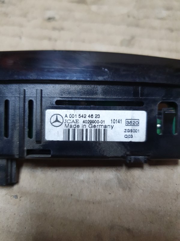 Дисплей парктроников передний Mercedes-Benz C-Class 2010 W204
