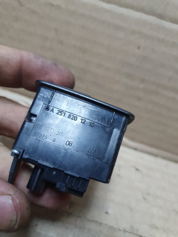 Кнопка открывания багажника Mercedes-Benz GL-Class 2007 X164