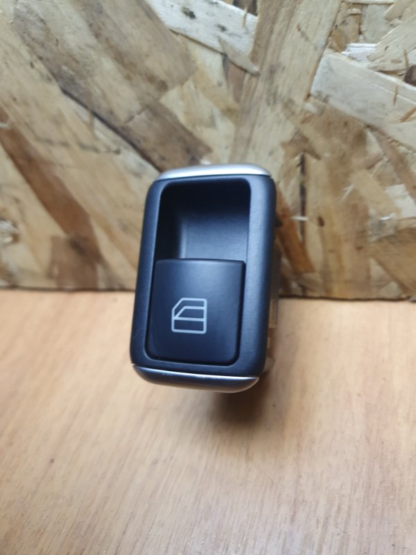 Кнопка стеклоподъемника Mercedes-Benz E-Class 2012 C207