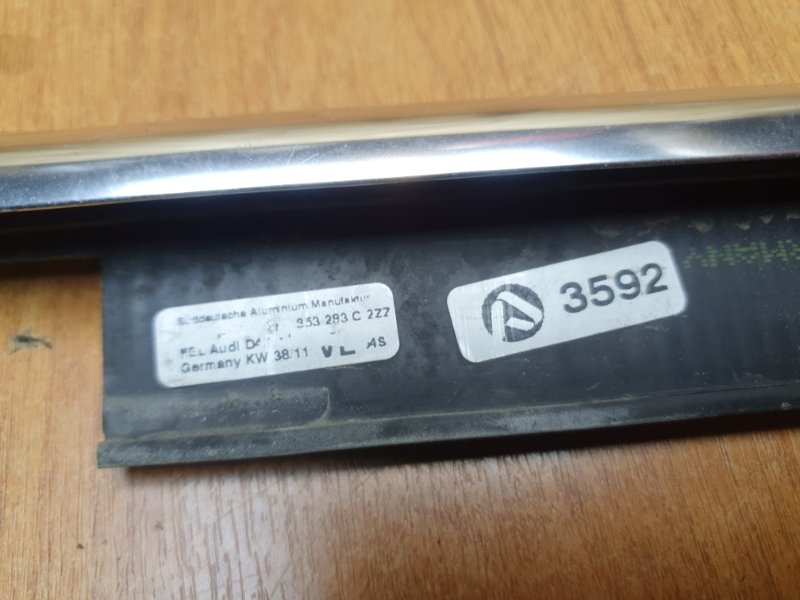 Молдинг двери Audi A8 2012 D4