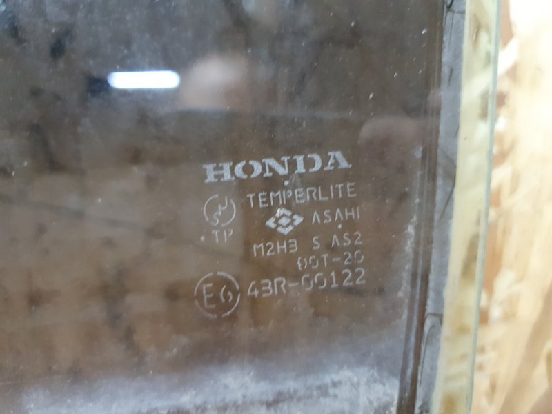 Стекло задней левой двери Honda Accord 2008 7