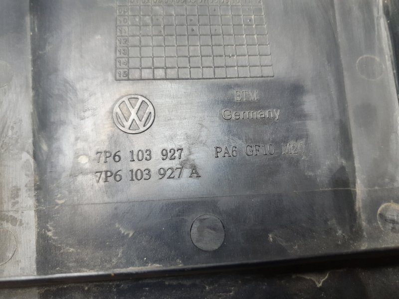 Накладка двигателя (крышка) Volkswagen Touareg 2011 7P