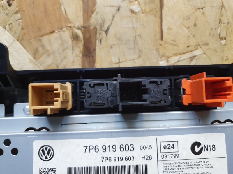 Монитор (консоль) Volkswagen Touareg 2011 7P