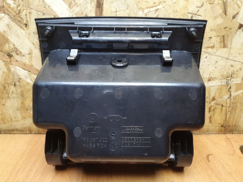 Бардачок Volkswagen Touareg 2011 7P