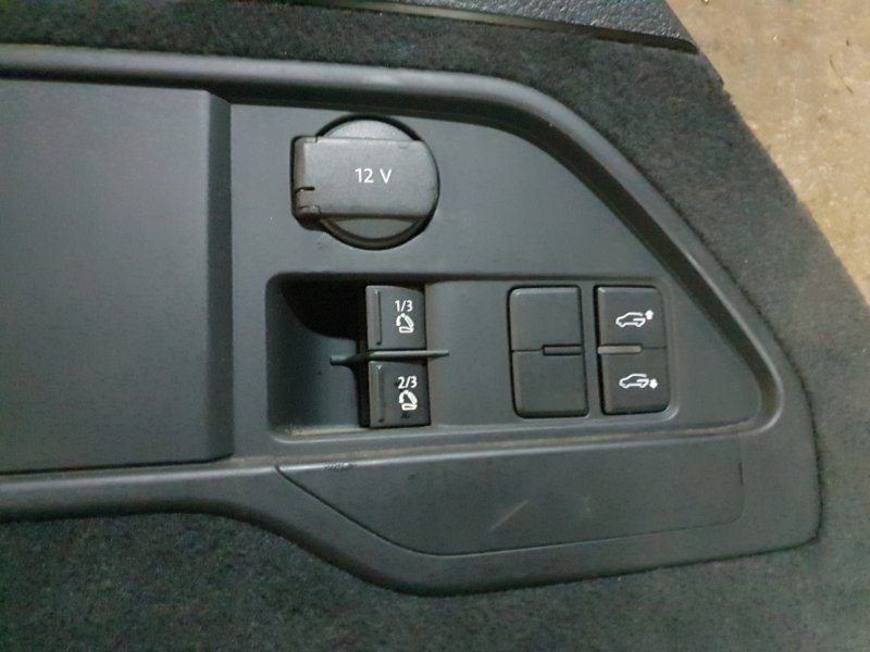 Обшивка багажника Volkswagen Touareg 2011 7P