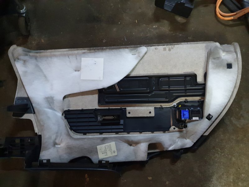 Обшивка багажника Volkswagen Touareg 2011 7P