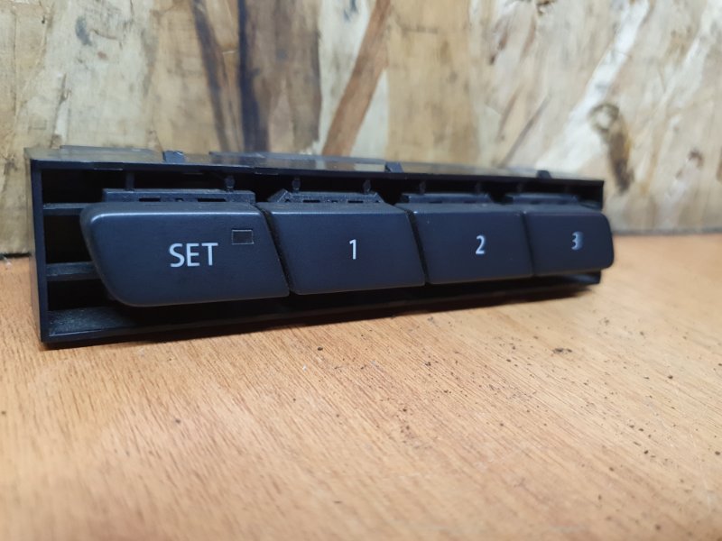 Кнопка многофункциональная Volkswagen Touareg 2011 7P