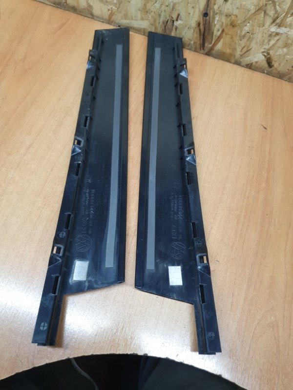 Накладка двери Volkswagen Touareg 2011 7P